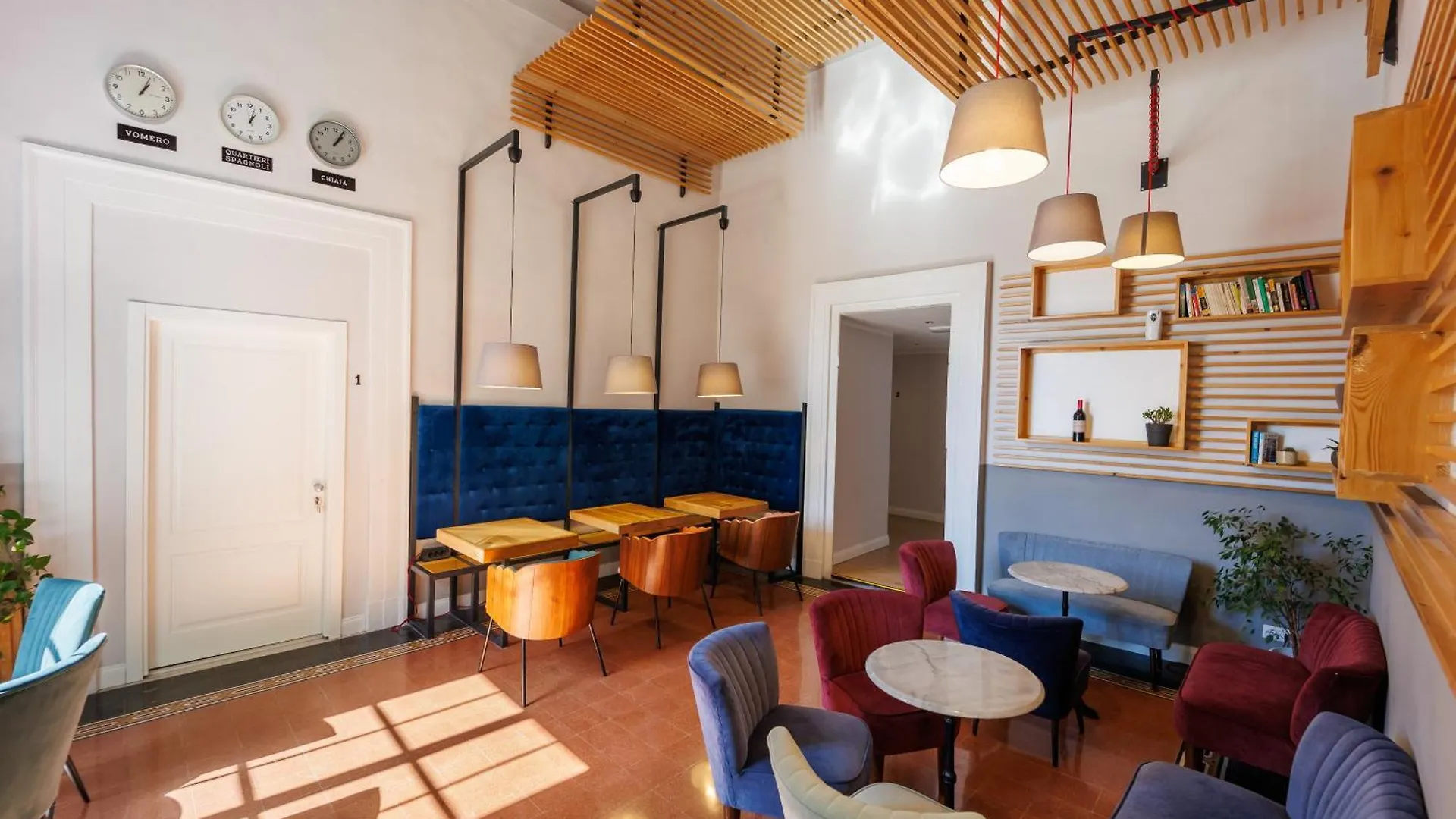 Bed and Breakfast The Dante House By House In Неаполь 2*,