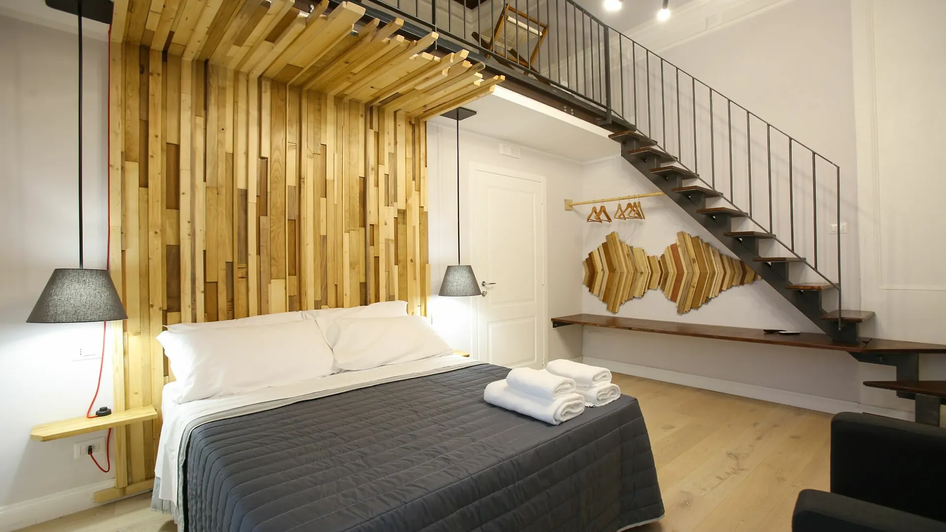 Bed & Breakfast Bed and Breakfast The Dante House By House In Neapol